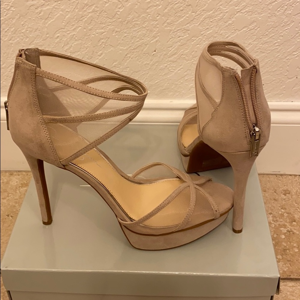 Heels - Picture 4 of 7